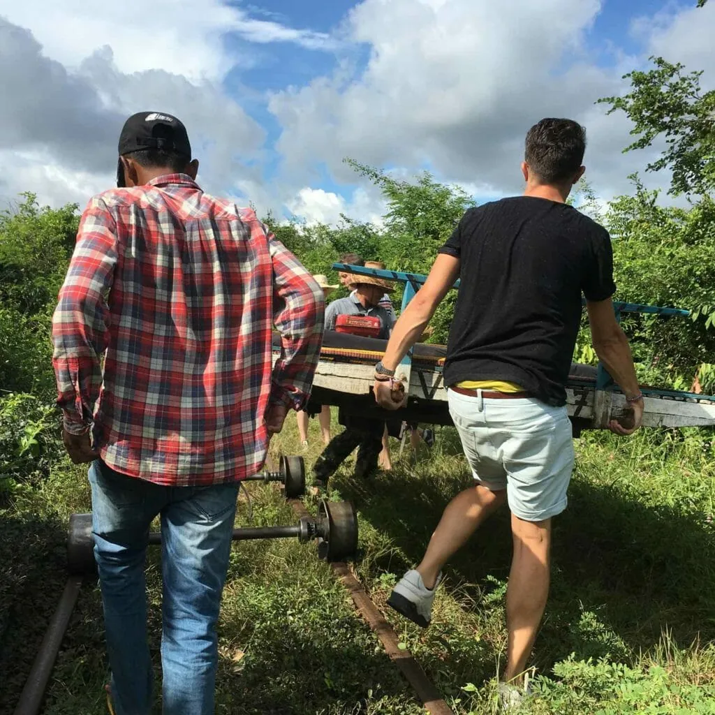 battambang-bamboo-train2