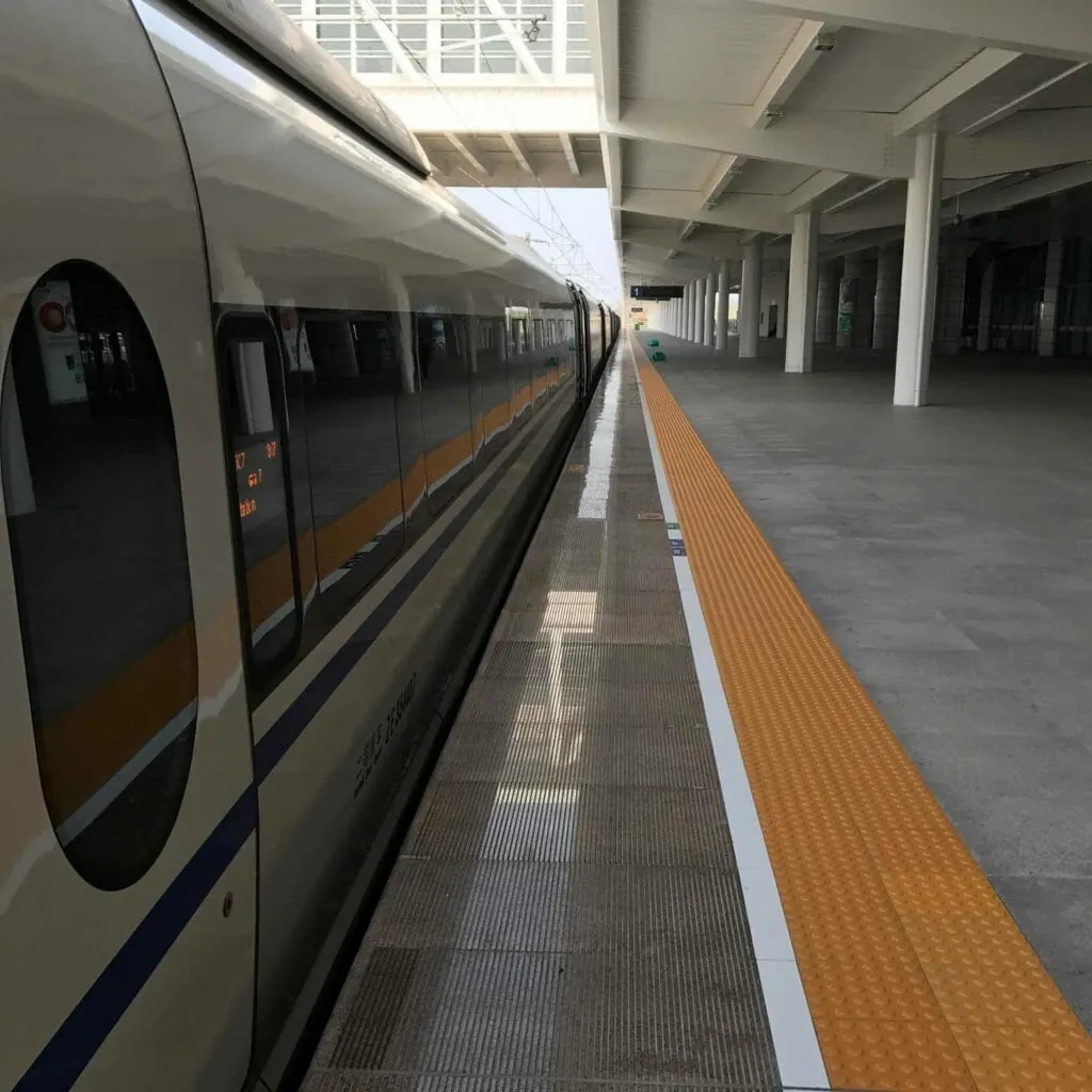 Huangshan-Bullit-Train-2